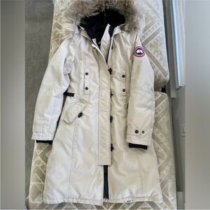 Canada Goose Kensington Parka Hooded Puffer Jacket